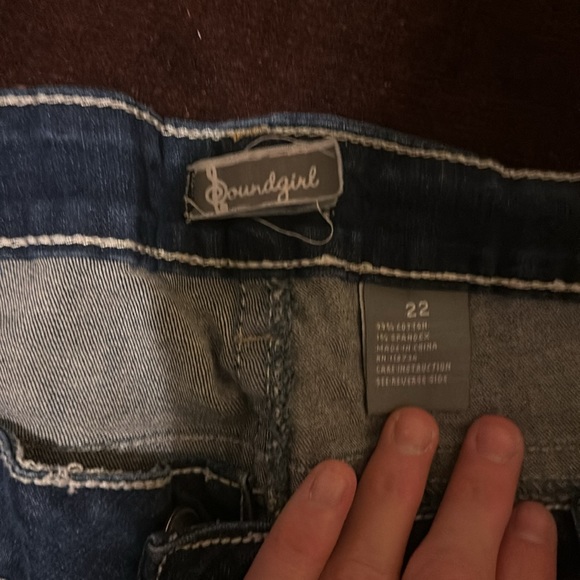 Used - Picture 3 of 3